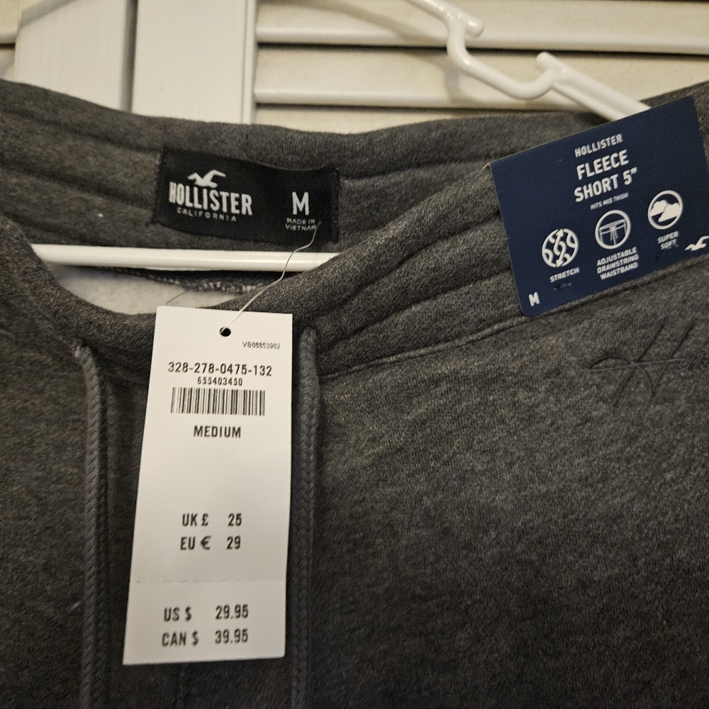 Hollister fleece 5"